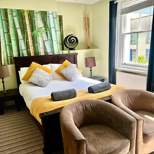 https://bamboo-guesthouse.tophotelsbath.com